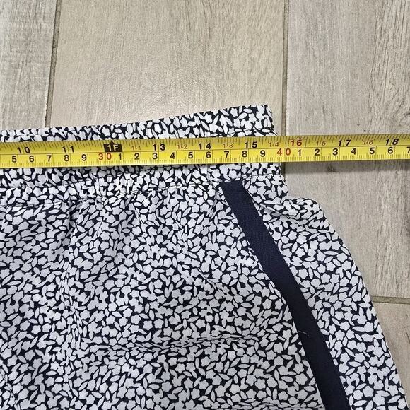 Michael Kors Womens Drawstring Shorts Navy Trim Leaf Print Summer Beach Comfy M - Picture 7 of 12